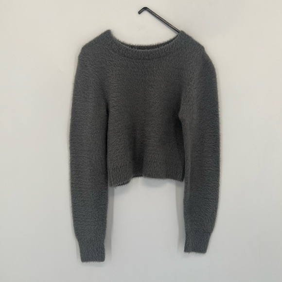 Urban Outfitters Faux Fur Fuzzy Eyelash Soft Cropped Sweater - Picture 2 of 7